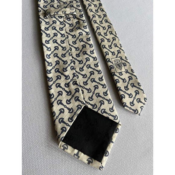 Gucci Other - Gucci 100% Silk Cream + Navy Blue Tie